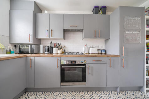 1372343-6-690222f...