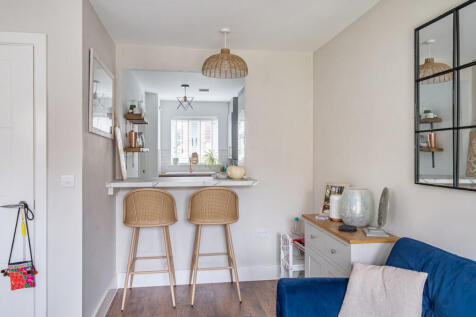 1372343-11-690223...