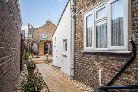 1381286-2-691b295...