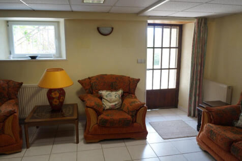 apartment lounge