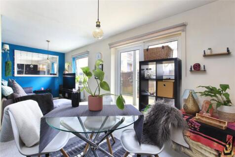 property in Great Chart Street, 
Battersea, SW11