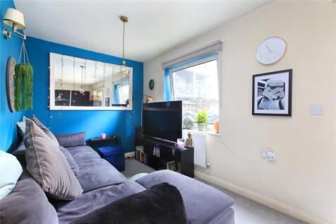 property in Great Chart Street, 
Battersea, SW11