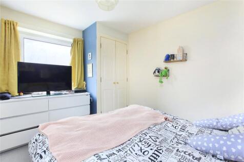property in Great Chart Street, 
Battersea, SW11