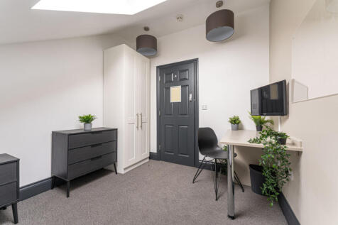 The Hosiery Factory Flat L Bedroom 9