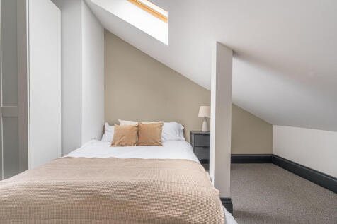The Hosiery Factory Flat L Bedroom 14