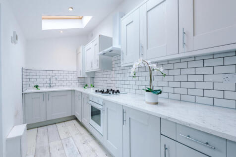 27 Gladstone Terrace kitchen 2