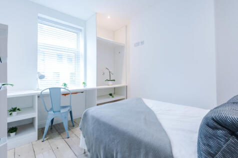 27 Gladstone Terrace bedroom 1