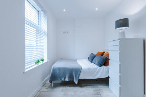 27 Gladstone Terrace bedroom 9