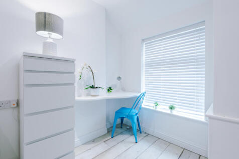 27 Gladstone Terrace bedroom 11
