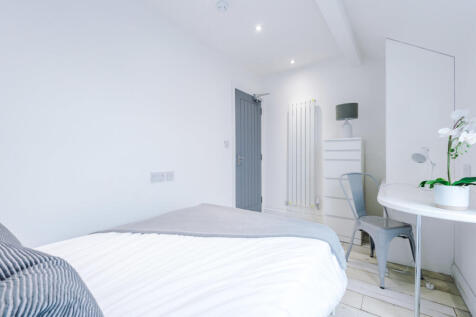 27 Gladstone Terrace bedroom 13