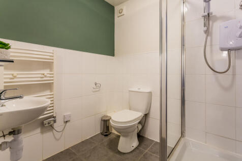 St Hilds Flat 1 bathroom 3