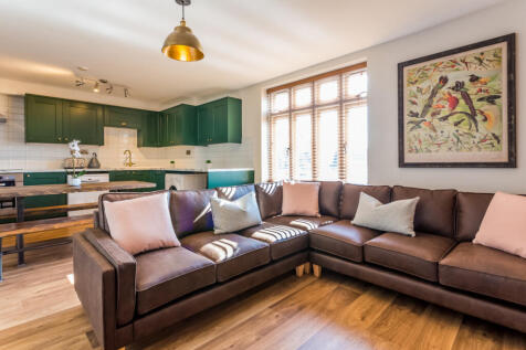 St Hilds Flat 1 living room 1