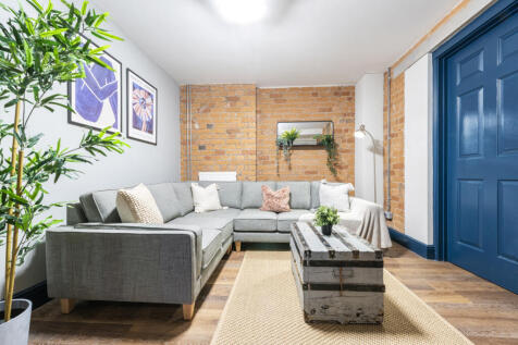 Shoe &amp; Boot Factory, Flat 4 Living Room 2