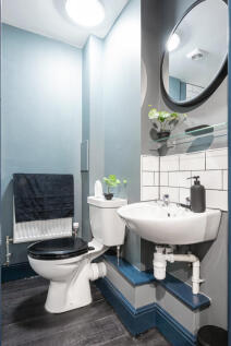 Shoe &amp; Boot Factory, Flat 4 Bathroom 2