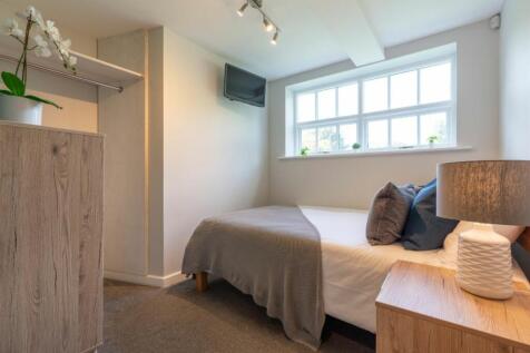SYF6 - Bedroom