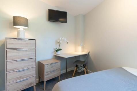 SYF6 - Bedroom