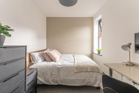 Flat T, Hosiery, Bedroom 2