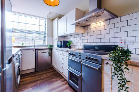 Flat V, HF, Kitchen