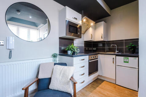 Flat 16, UNW, 5