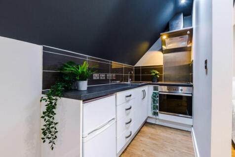 Flat 17, UNW, 6