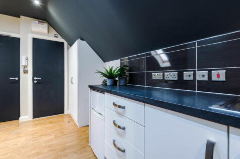 Flat 17, UNW, 7