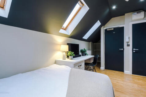 Flat 17, UNW, 10