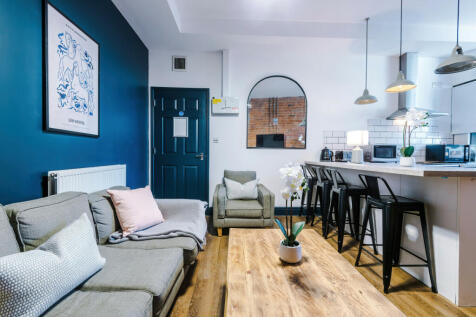 Flat 6, Shoe and Boot, Living Room 2
