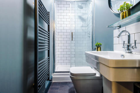 Flat 6, Shoe and Boot, Bathroom 2