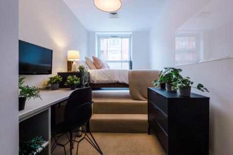 Flat 3, Shoe and Boot, Bedroom 6