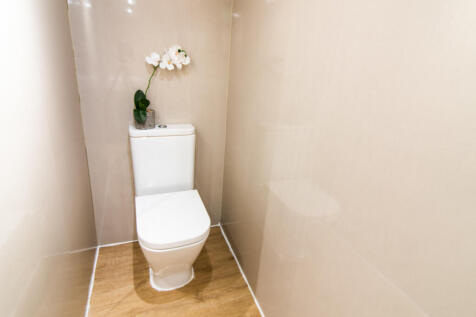 231 Leek Road bathroom 1