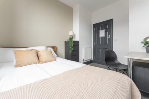 The Hosiery Factory Flat J Bedroom 5