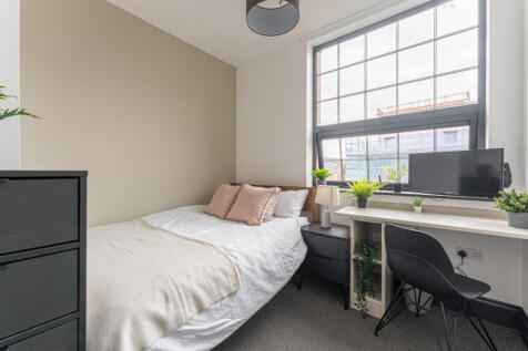 The Hosiery Factory Flat J Bedroom 6