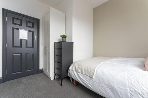 The Hosiery Factory Flat J Bedroom 7