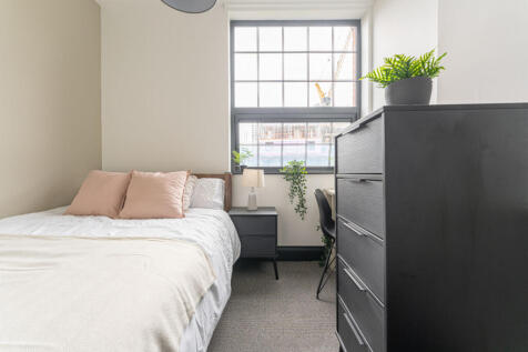 The Hosiery Factory Flat J Bedroom 9