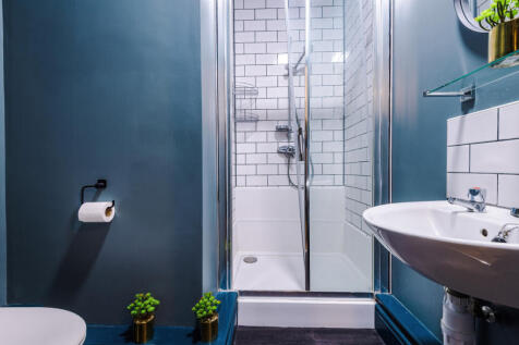 Flat 10, Shoe and Boot, Bathroom 2