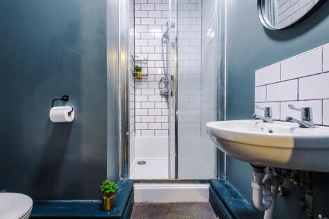 Flat 5, Shoe and Boot, Bathroom 2