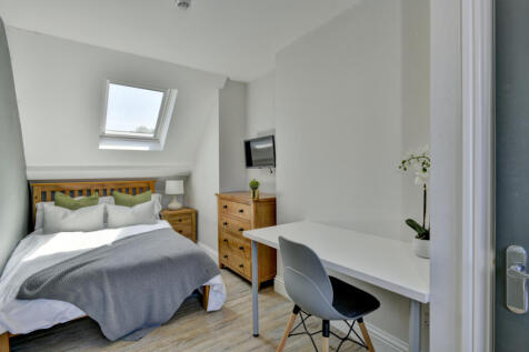 8WE Bedroom