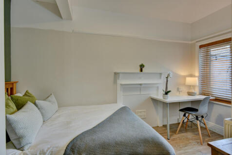 8WE Bedroom