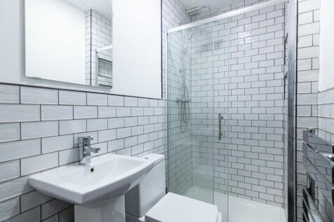 87HR Bathroom