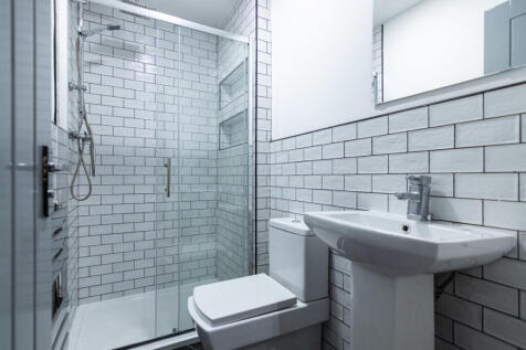 87HR Bathroom
