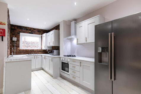 87HR Living Area/ Kitchen
