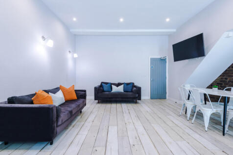 28 Esher Road Living Room 4