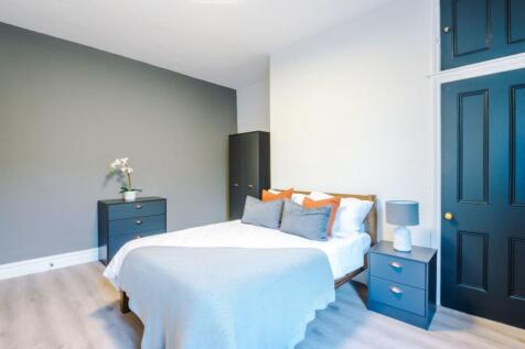 77DR - Bedroom