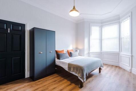 77DR - Bedroom