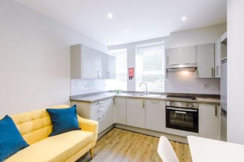 44BTF2 - Living Area / Kitchen