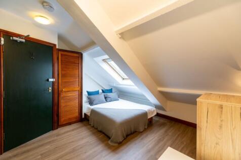57DS - Bedroom