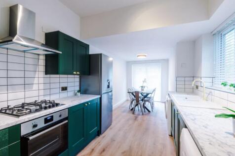 27LA - Kitchen
