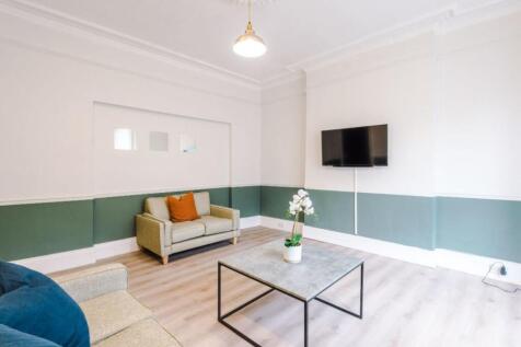 27LA - Living Area
