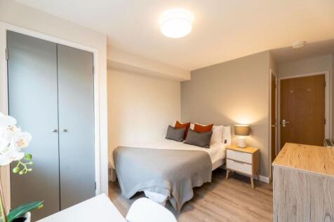 1FSF2 - Bedroom