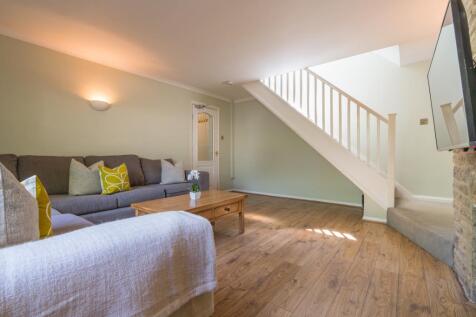 17 St Michaels Road - living room
